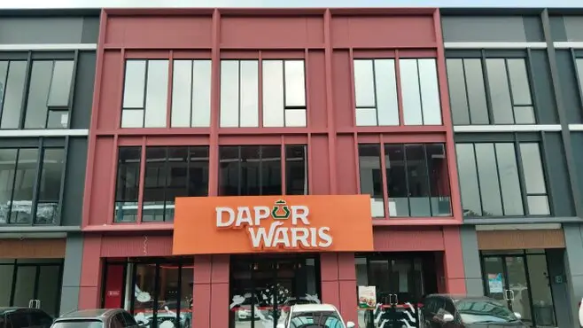 Restoran Dapur Waris Menyajikan berbagai hidangan terbaik